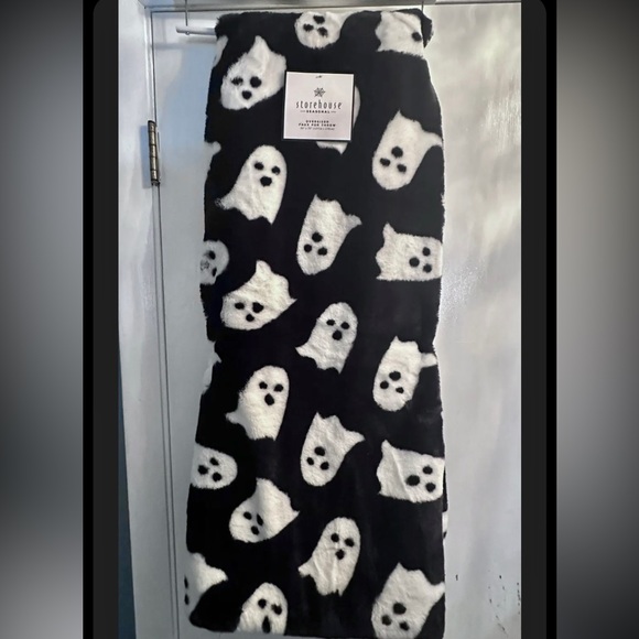 HTF faux fur ghost Blanket - Picture 6 of 11